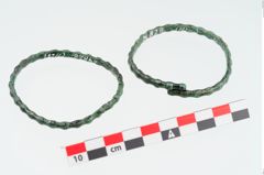 Foto von Bronzeperlarmreif (NHMW-PRAE-024828)